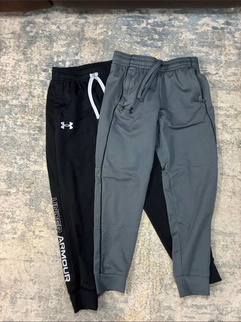 Under Armour Kids Black & Gray Athletic Jogger 2-Pack- size XS (5)